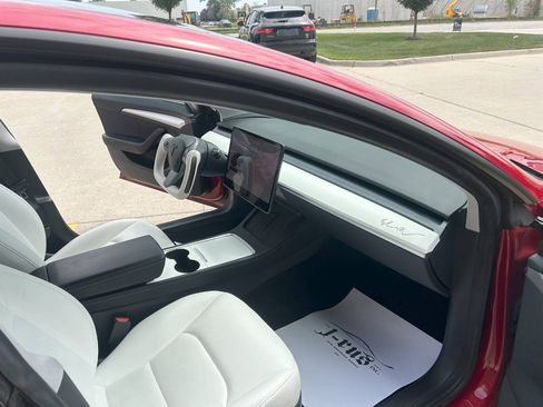 Used 2021 Tesla Model 3 Performance image 16