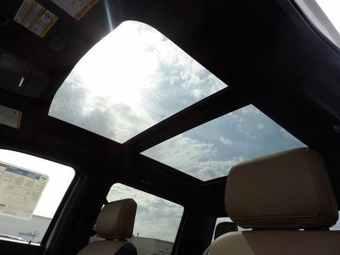 New 2025 Ford F250 Lariat w/ Chrome Package image 61