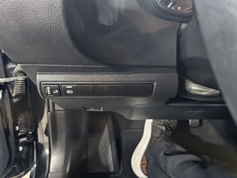 Used 2021 Toyota Corolla LE w/ Carpet Mat Package (TMS) image 25