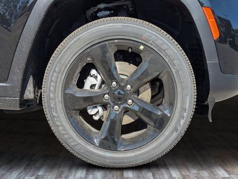 New 2025 Jeep Grand Cherokee Altitude RWD image 31