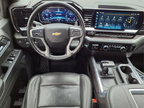 Used 2022 Chevrolet Silverado 1500 LTZ image 9