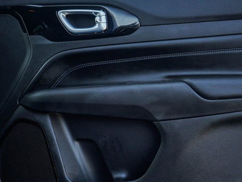 New 2026 Jeep Compass Latitude image 9