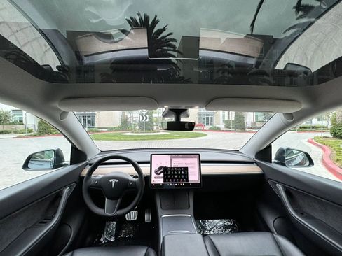 Used 2022 Tesla Model Y Performance AWD/4WD image 18