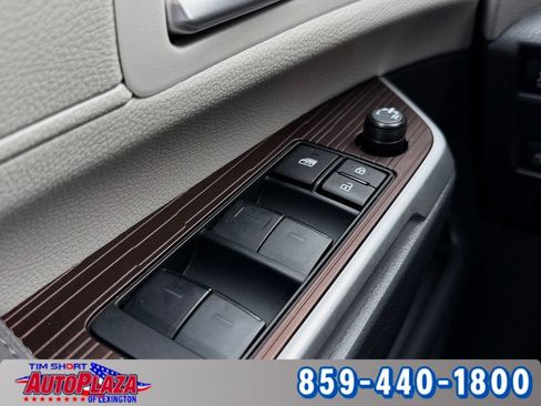Used 2024 Toyota Sienna XLE FWD image 19