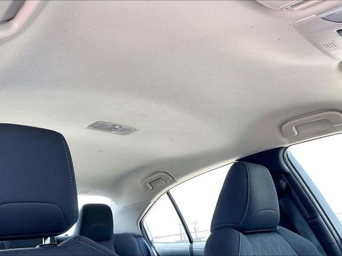 Used 2021 Toyota Corolla LE FWD image 28