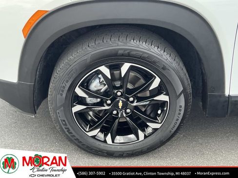 Certified 2023 Chevrolet TrailBlazer LT w/ Convenience Package FWD image 11