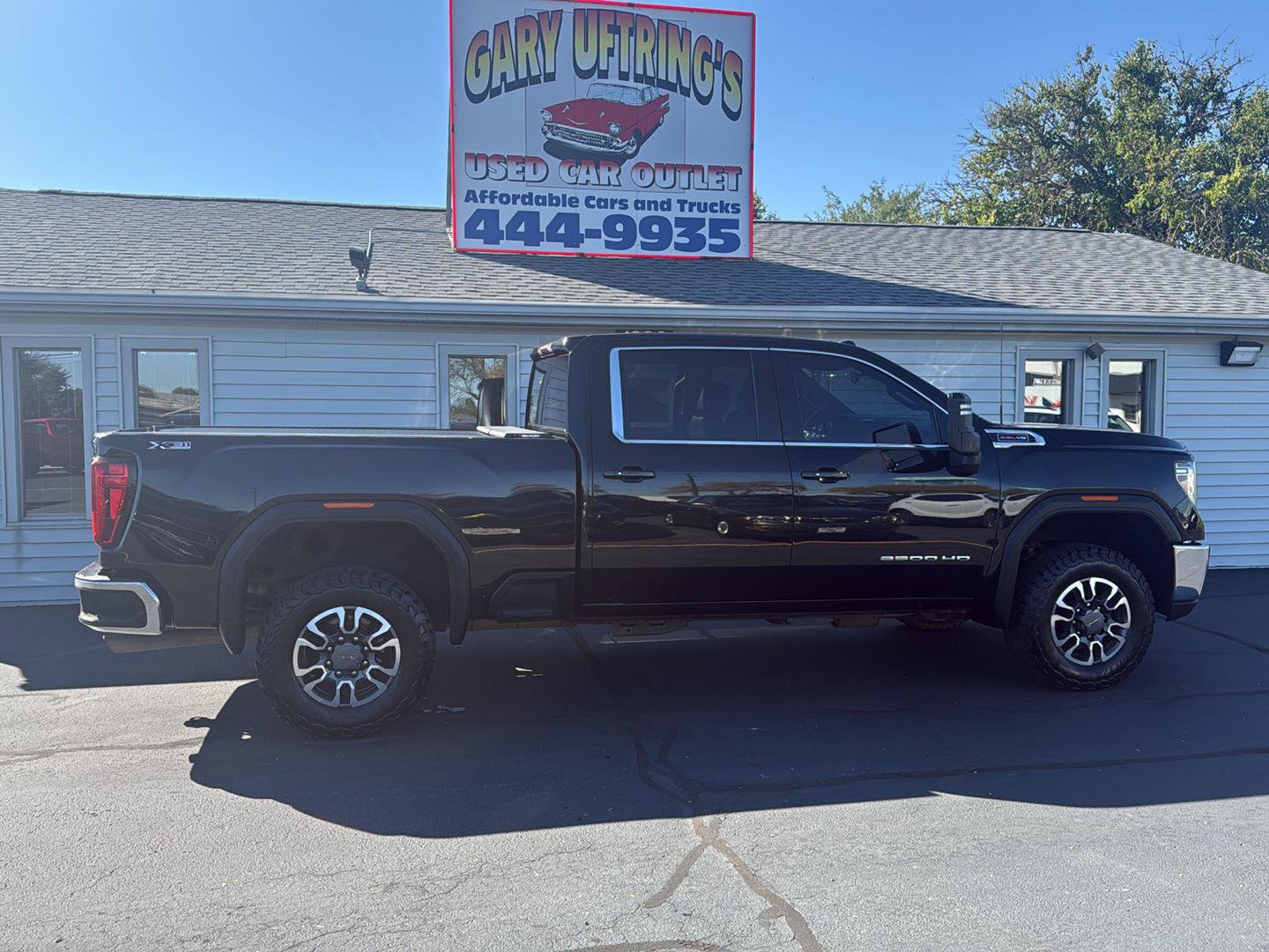 Used 2022 GMC Sierra 2500 SLE w/ SLE Value Package; AWD/4WD image 8