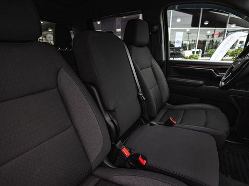 Used 2024 Chevrolet Silverado 3500 LT image 31