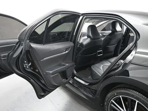 Used 2022 Toyota Camry SE FWD image 17