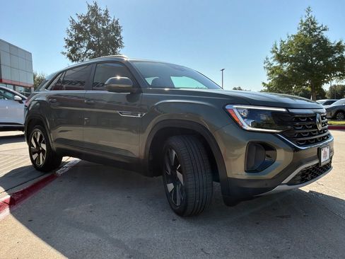 Used 2026 Volkswagen Atlas Cross Sport SE AWD/4WD image 4