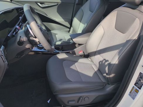 New 2026 Kia Niro Wind FWD image 19