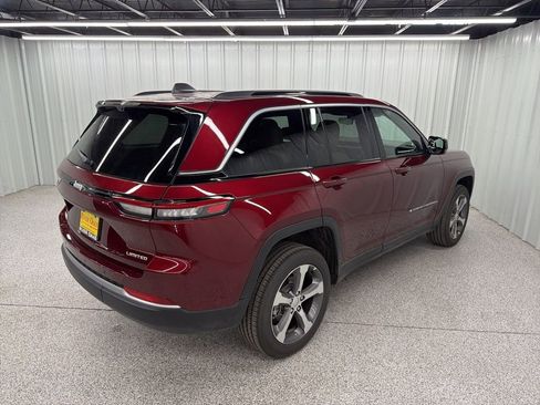 New 2026 Jeep Grand Cherokee Limited w/ Luxury Tech Group II RWD image 6