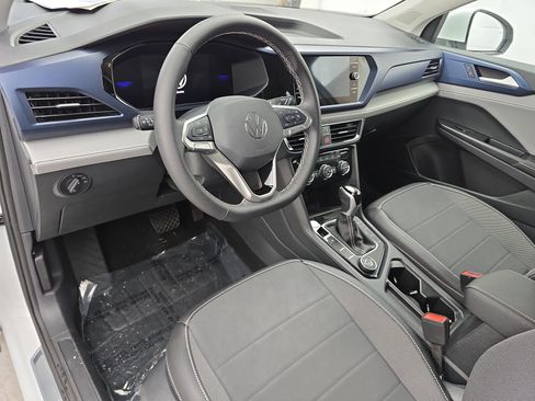Certified 2024 Volkswagen Taos SE image 15