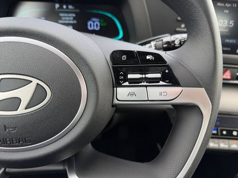 New 2026 Hyundai Elantra Hybrid FWD image 22