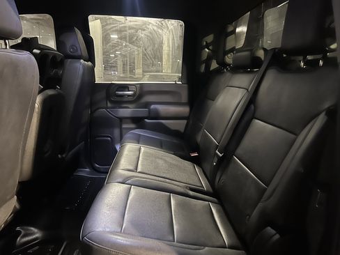 Used 2024 GMC Sierra 3500 Pro w/ Convenience Package image 8