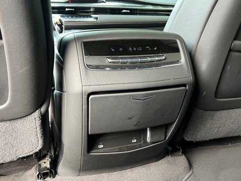 Used 2024 Cadillac Escalade ESV Sport AWD/4WD image 15