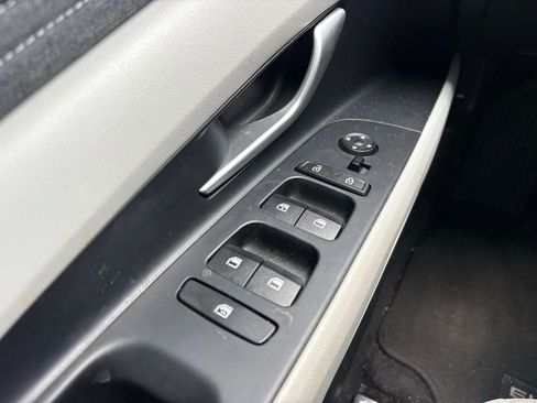 Used 2023 Hyundai Elantra Limited FWD image 24