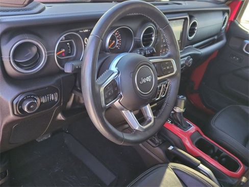 Used 2018 Jeep Wrangler Unlimited Sahara image 12