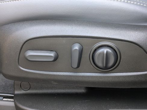 Used 2022 Buick Enclave Essence w/ Sport Touring Edition image 20