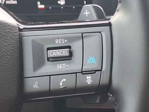 New 2026 Nissan Pathfinder Platinum AWD/4WD image 17
