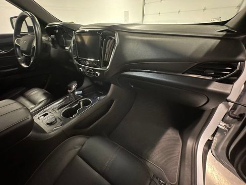 Used 2023 Chevrolet Traverse RS AWD/4WD image 31