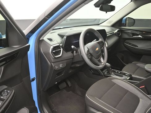 Used 2024 Chevrolet TrailBlazer LT FWD image 10