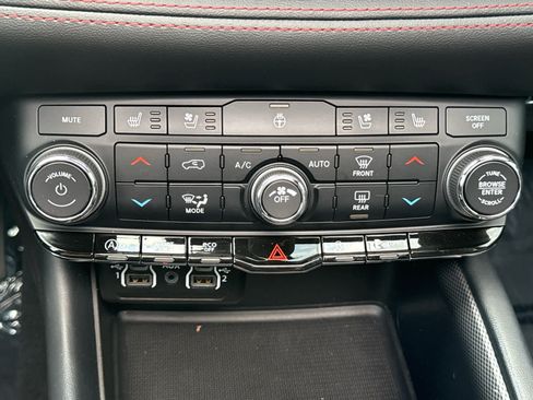 Used 2024 Dodge Durango GT AWD/4WD image 15