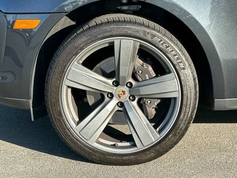 Used 2024 Porsche Macan w/ Premium Plus Package AWD/4WD image 36