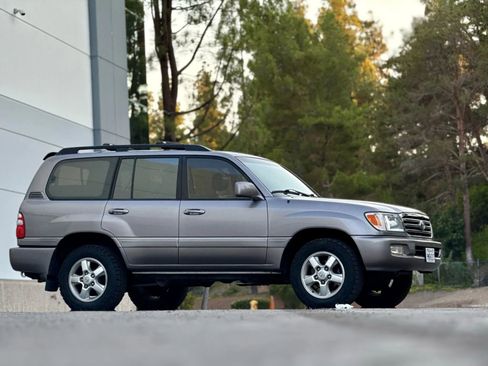 Used 2003 Toyota Land Cruiser image 14