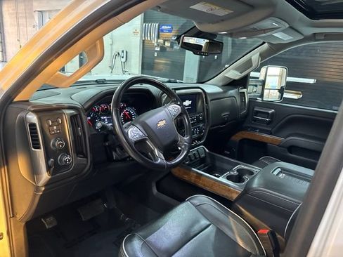 Used 2019 Chevrolet Silverado 2500 High Country w/ Duramax Plus Package AWD/4WD image 11