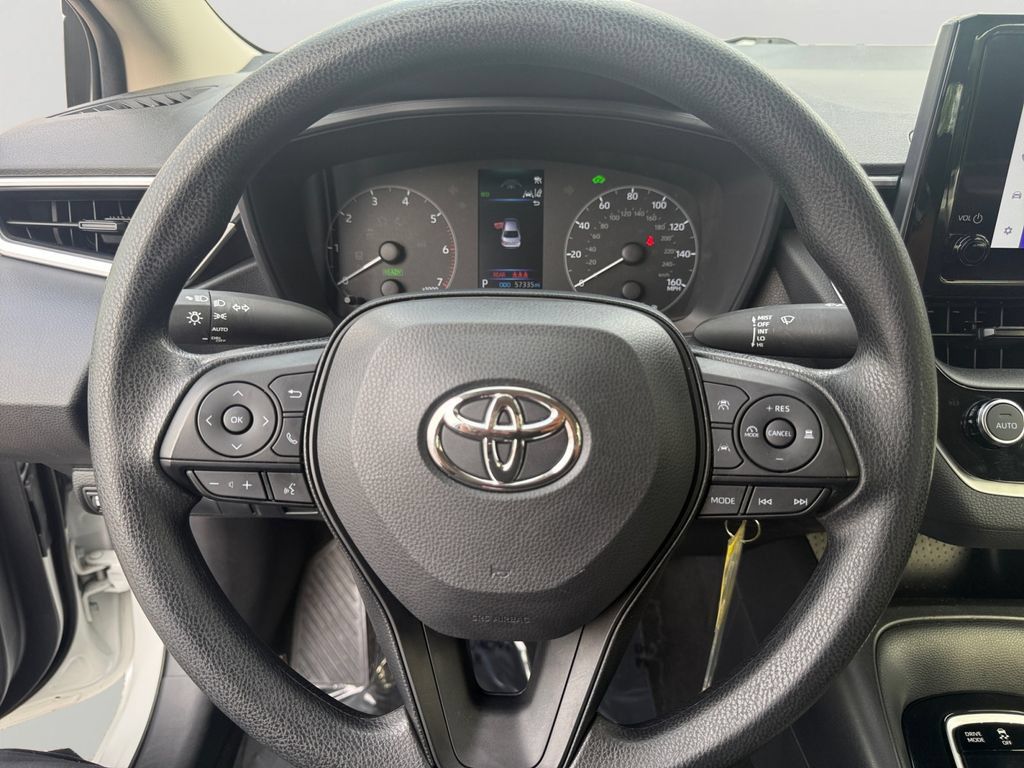 Used 2025 Toyota Corolla LE FWD image 18