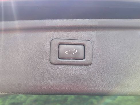 Used 2016 Subaru Outback 3.6R Limited AWD/4WD image 25