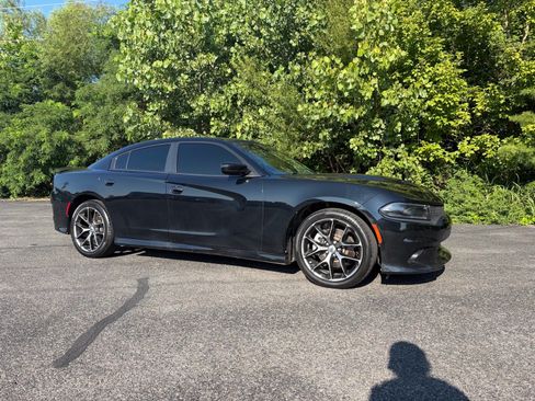 Used 2022 Dodge Charger GT RWD image 2