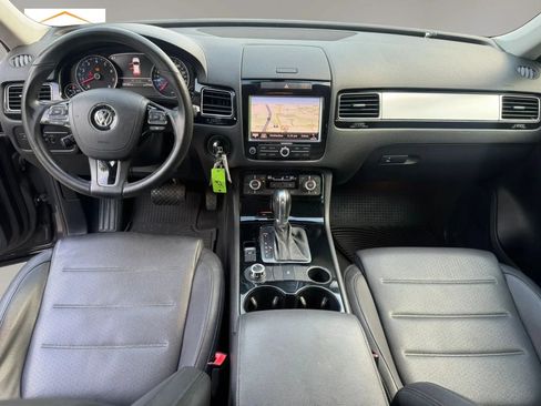 Used 2012 Volkswagen Touareg Sport AWD/4WD image 26