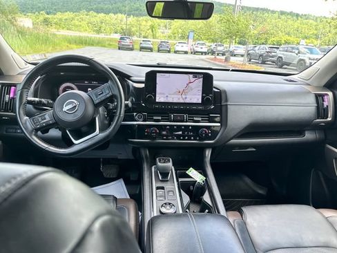 Used 2023 Nissan Pathfinder Platinum AWD/4WD image 12