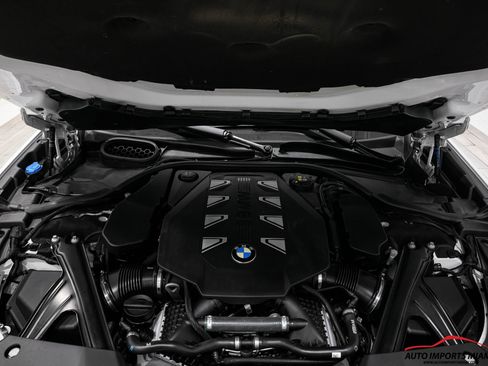 Used 2023 BMW 760i xDrive image 32