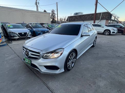 Used 2016 Mercedes-Benz E 350 4MATIC Sedan image 4