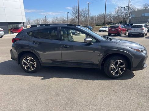 Used 2024 Subaru Crosstrek 2.0i Premium image 2