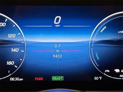 Used 2025 Mercedes-Benz GLC 350e 4MATIC w/ Advanced USB Package image 12