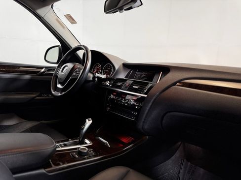 Used 2017 BMW X3 xDrive28i image 11