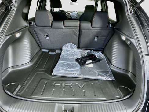 Used 2025 Honda HR-V Sport image 18