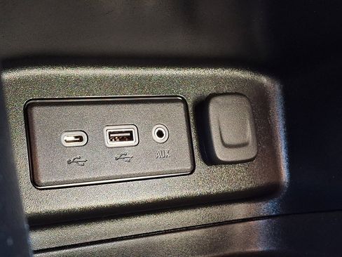 Used 2020 Chevrolet Equinox LS w/ LS Convenience Package image 23