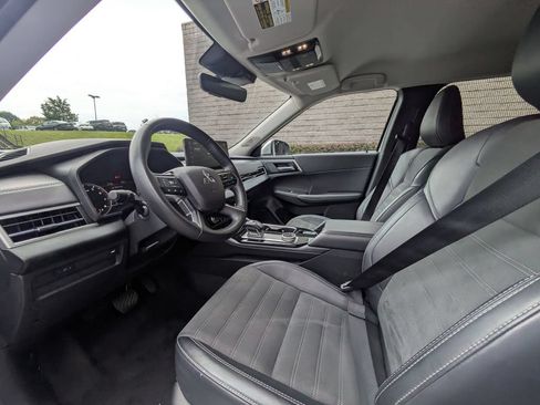 Used 2025 Mitsubishi Outlander SE AWD/4WD image 15
