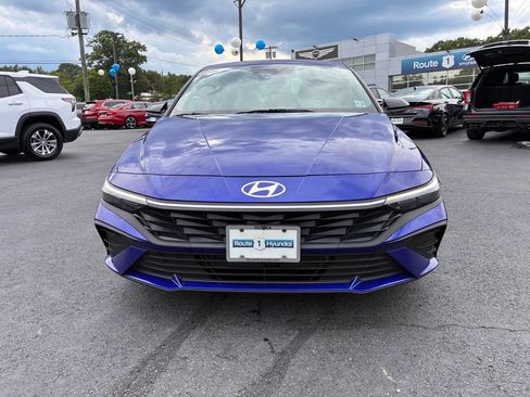 Used 2025 Hyundai Elantra SEL FWD image 2