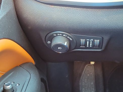 Used 2024 Jeep Compass Limited image 12