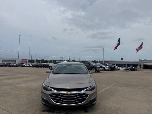 Used 2025 Chevrolet Malibu LT FWD image 5