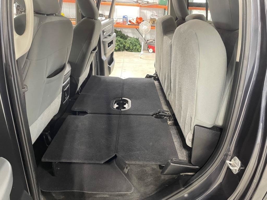 Used 2015 RAM 1500 Classic SLT w/ SLT Plus D←cor Group AWD/4WD image 17