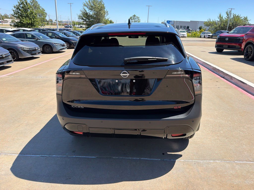 Used 2026 Nissan Kicks SR FWD image 4