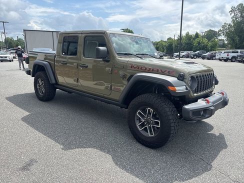 Used 2025 Jeep Gladiator Mojave AWD/4WD image 9