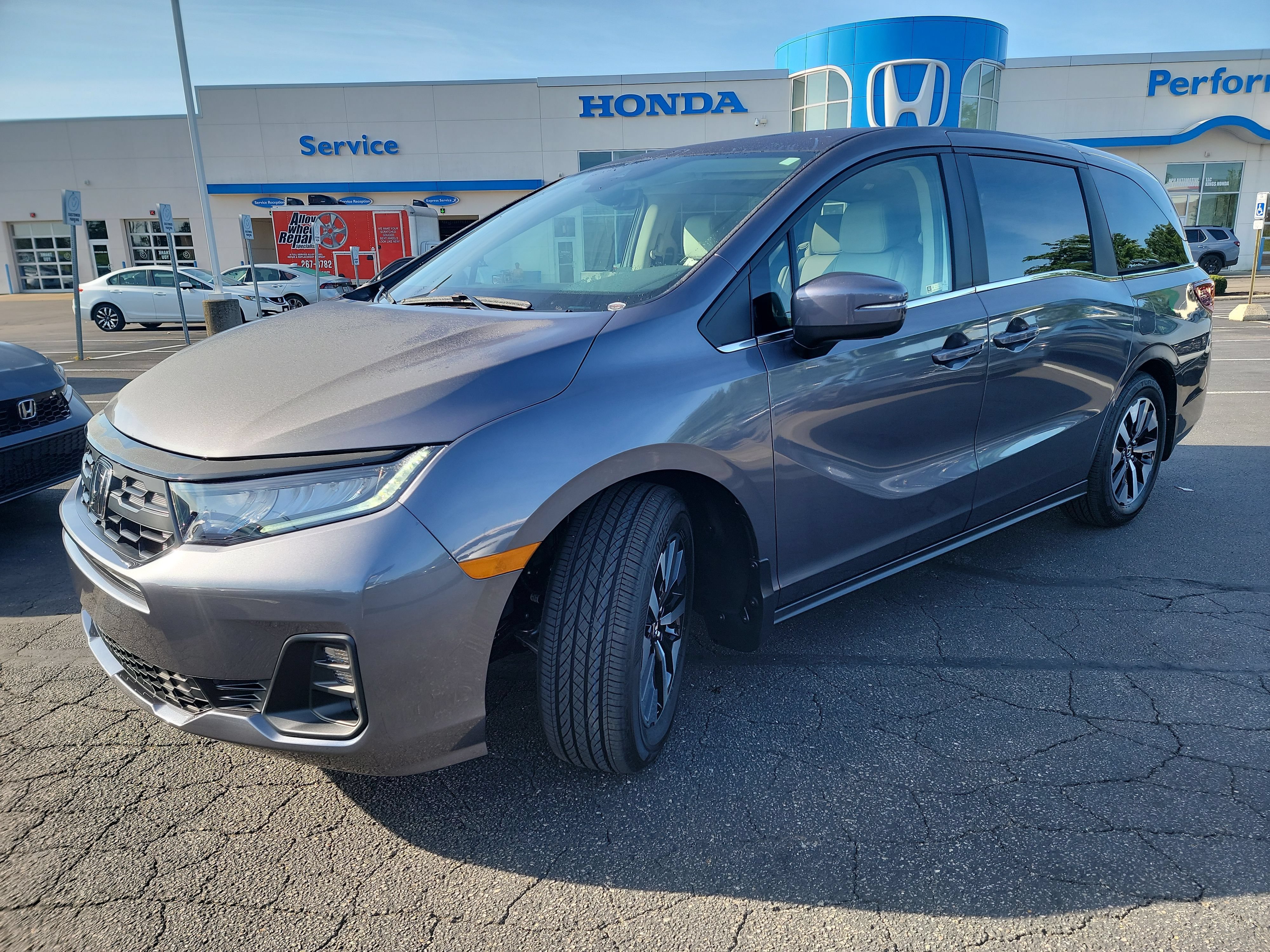 New 2027 Honda Odyssey EX-L image 3